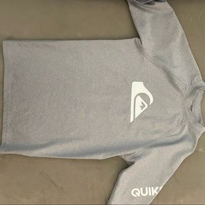 Brand New Kids Quiksilver rash guard - Size 8